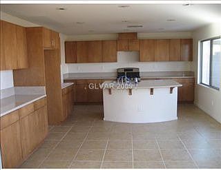 4th image of 8530 Rushfield Ave