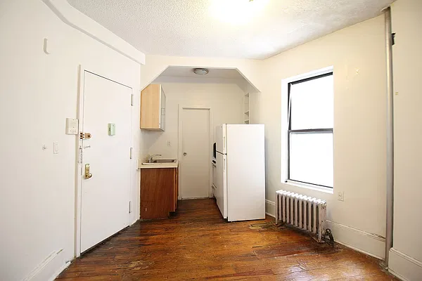 Rented by Julianna Realty Corp | media 12