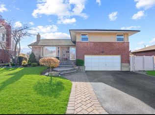 29 Birchwood Park Dr, Syosset, NY 11791