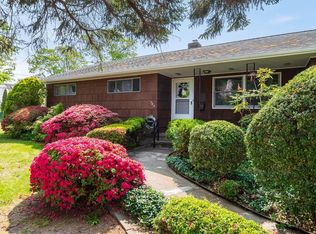 185 Byrd St, Lindenhurst, NY 11757