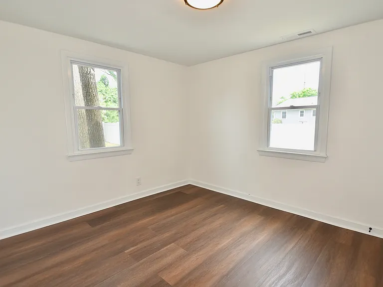 10169 Locust St — Photo 12