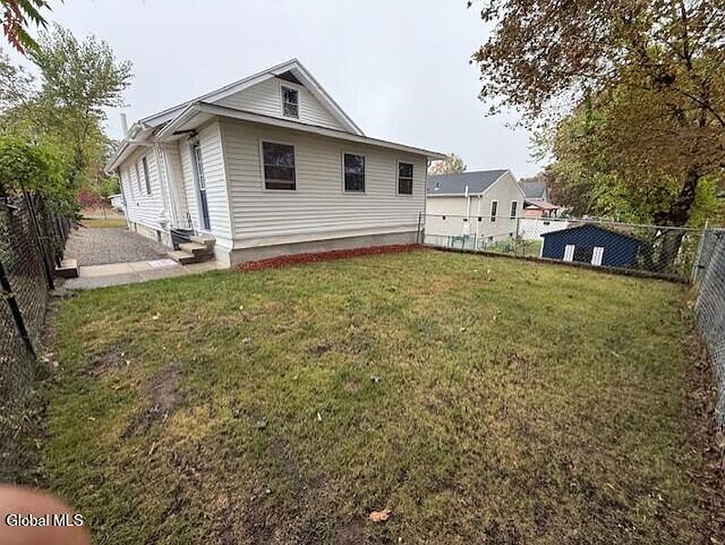 3rd image of 14 Cleminshaw Avenue