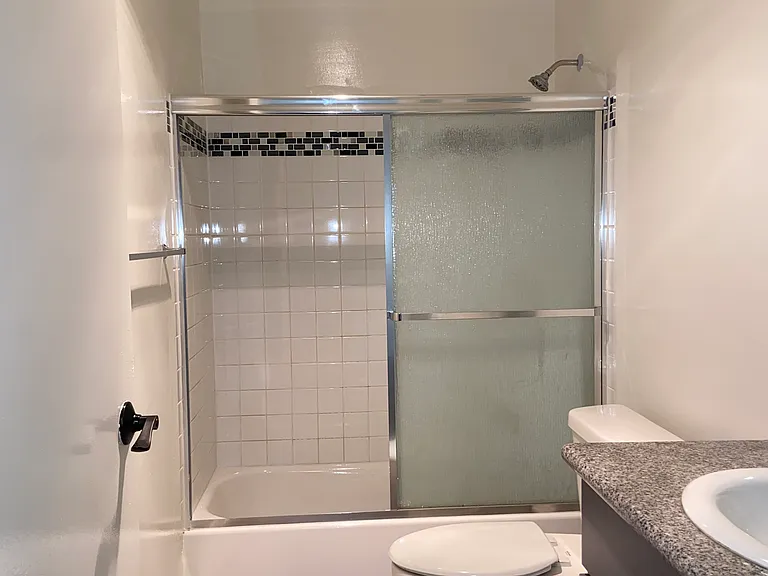 943 Elden Ave — Photo 12