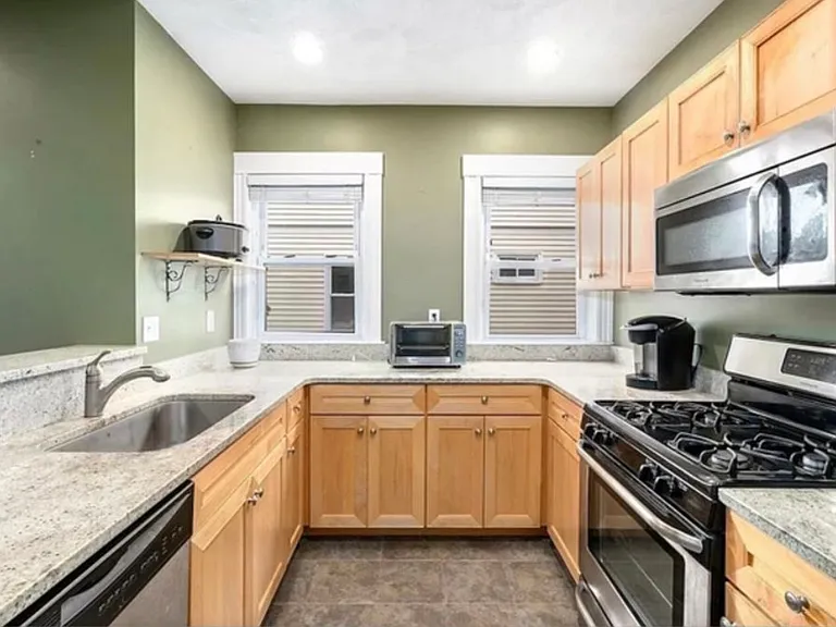 87 Yale St #1A — Photo 5