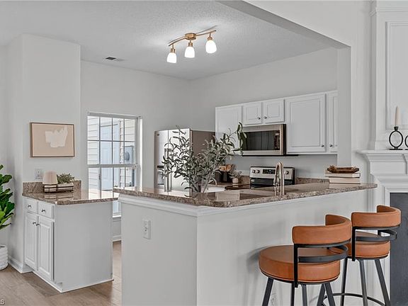 5th image of 3937 Elizabeth Glen Way