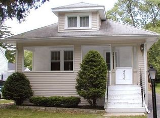 4616 Washington St, Downers Grove, IL 60515