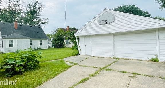 Garage/ Backyard