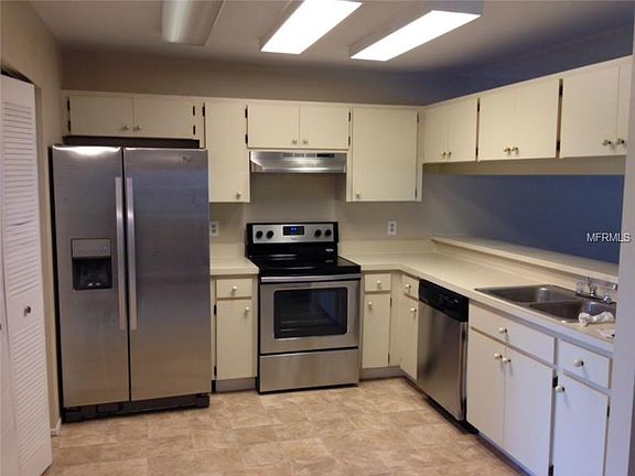 4th image of 12529 Castle Hill Dr