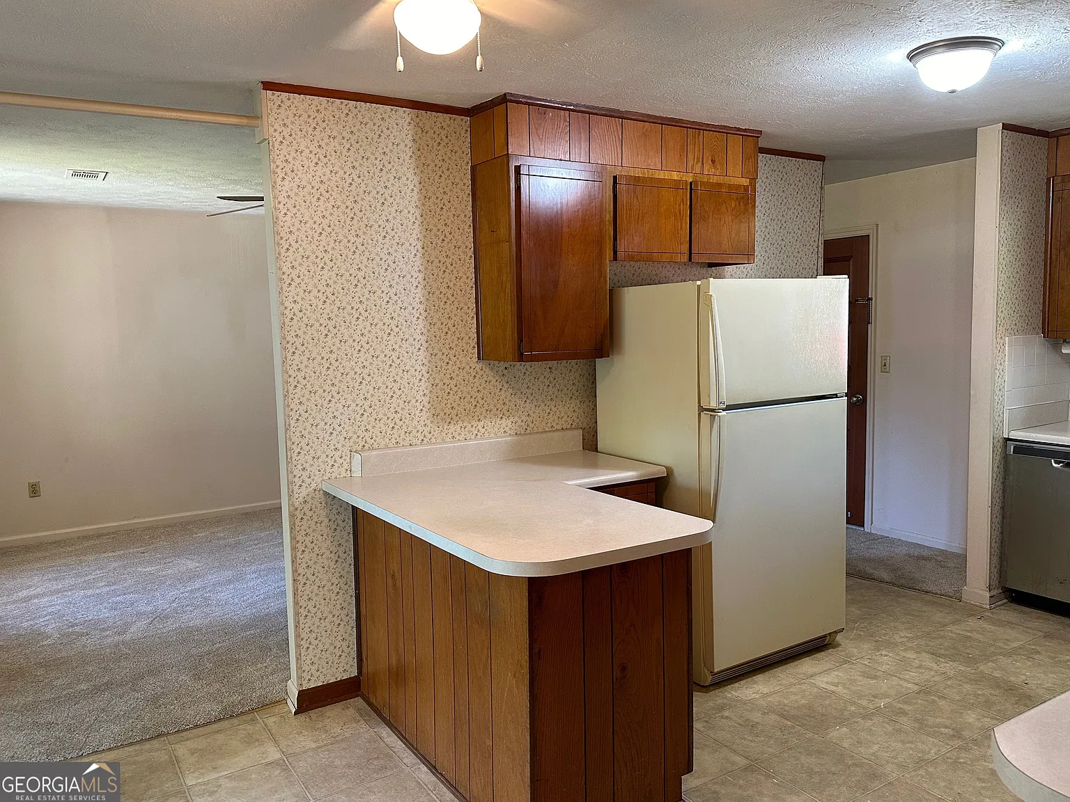 3 bed, 2.0 bath, 1246 sqft, $1,600 — Photo 4