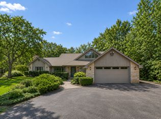 1543 N Saint Marys Rd, Libertyville, IL 60048