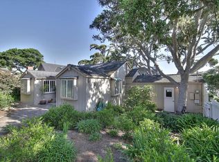 218 3rd St, Pacific Grove, CA 93950