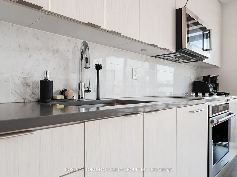 38 Iannuzzi St #2002 — Photo 20