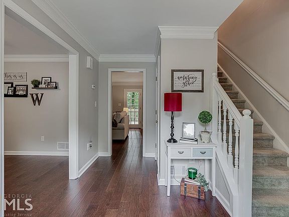 4th image of 815 Clarion Way