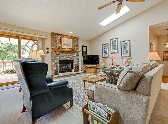 2nd image of 7304 Countryshire Ln