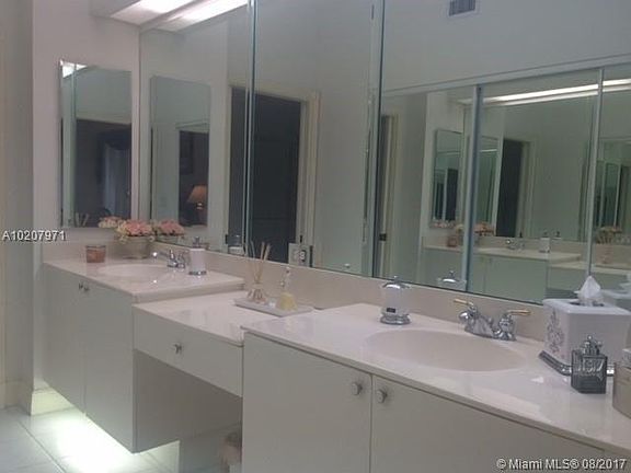 5th image of 10730 NW 66th St APT 405