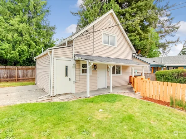 207 17th Street SW #3, Puyallup, WA 98371