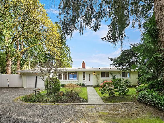 3rd image of 1848 W Lake Sammamish Pkwy SE