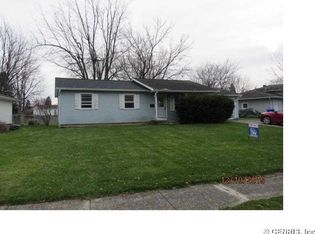 52 W Crest Dr, Rochester, NY 14606