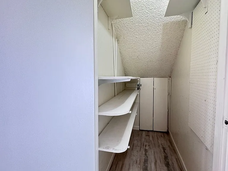 9847 Genesee Ave — Photo 18