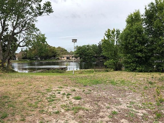 5th image of 2095 Fairlane Dr