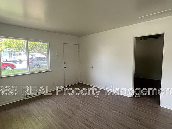 3rd image of 1036 31st Ave