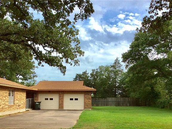 4th image of 136 Highland Dr