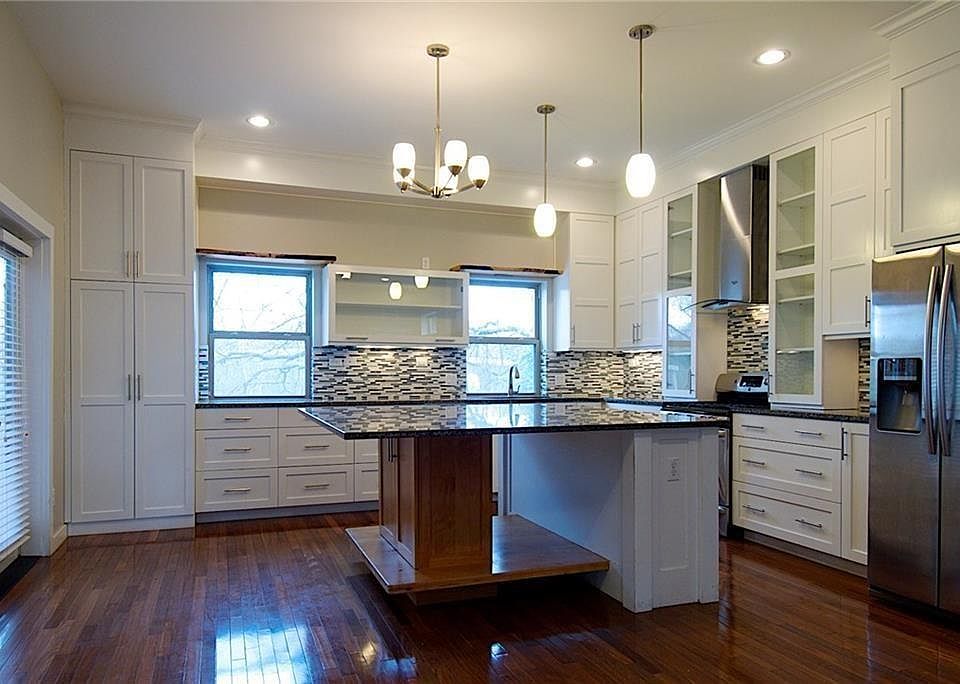 1st image of 2209 Curtis Ave #B