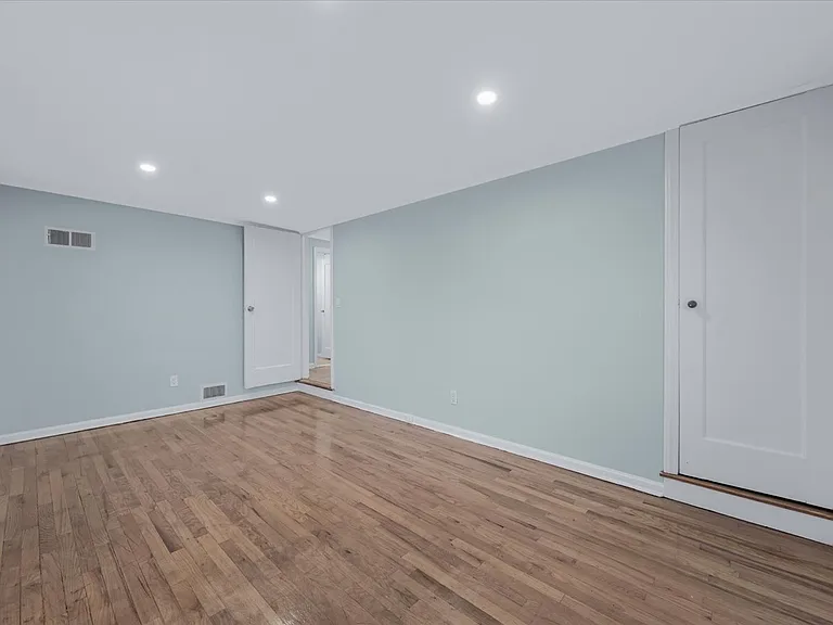 650 8th Ave #2 — Photo 8