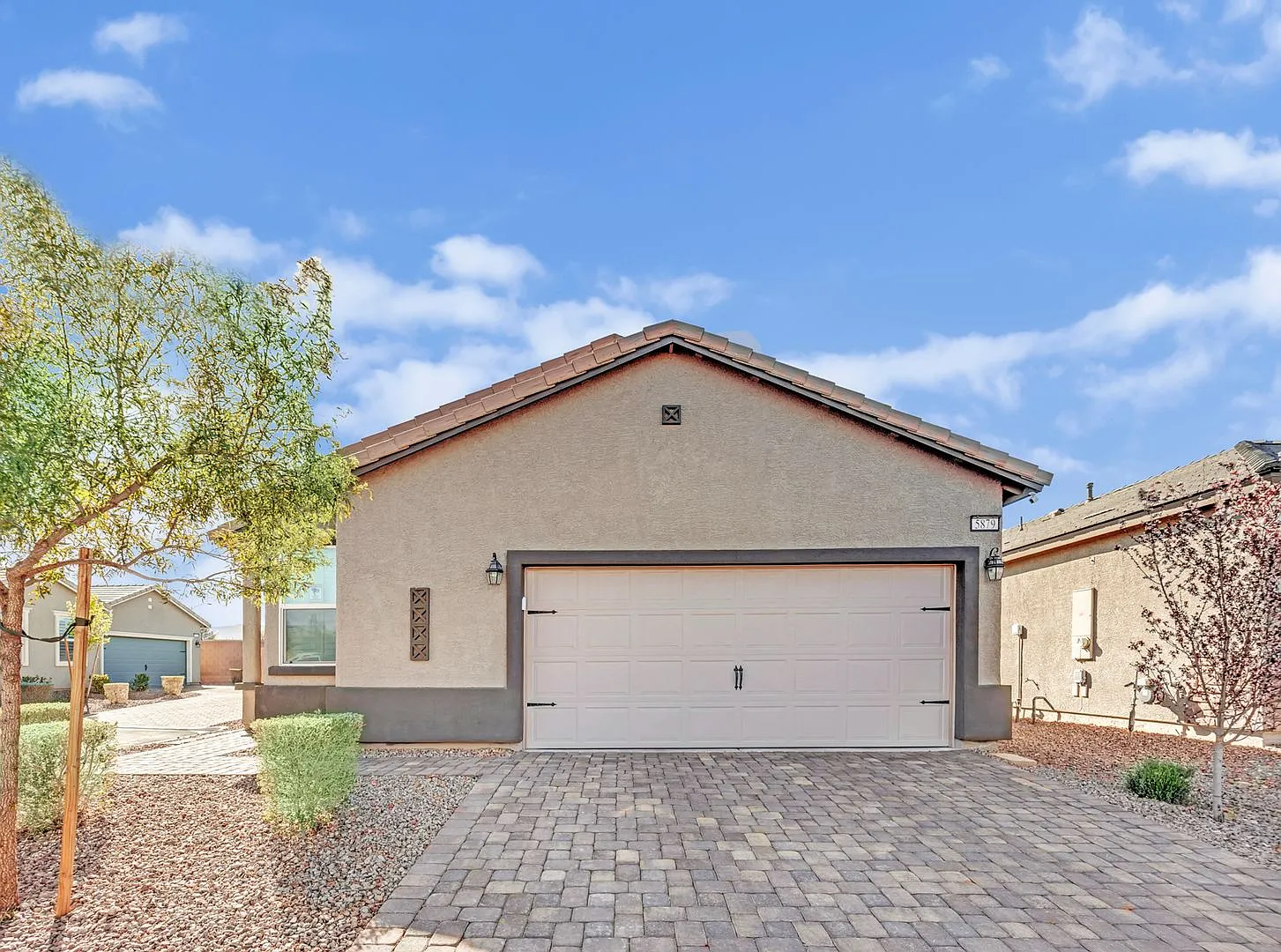 One Story 2022 build corner lot home in the Southwest side of Las Vegas — Photo 3