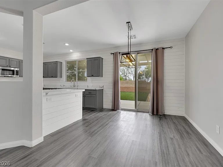 7830 Shingle Beach St — Photo 3