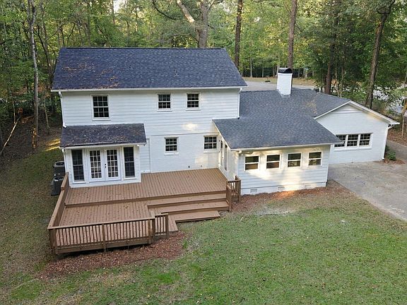 3rd image of 108 Chippendail Drive