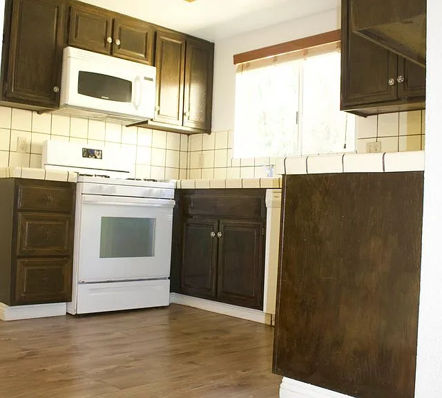 1179 W 11th St #2 — Photo 5