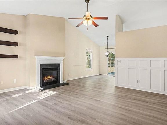 5th image of 214 Cypress Ct
