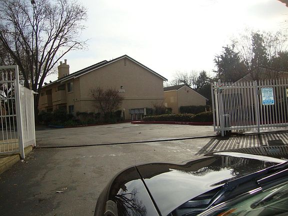 2nd image of 5905 Gloria Dr APT 4