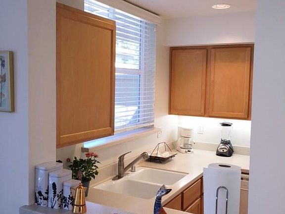 3rd image of 525 Minton Ln #18