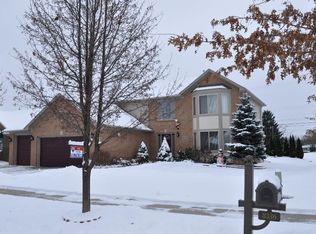 8378 Lindamar Ln, Shelby Township, MI