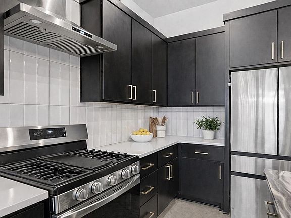 5th image of 606A Clifford Dr