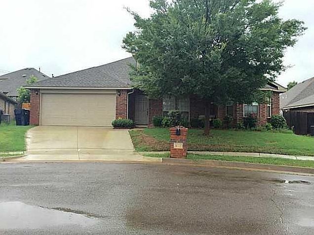 1st image of 508 SW 121st Pl