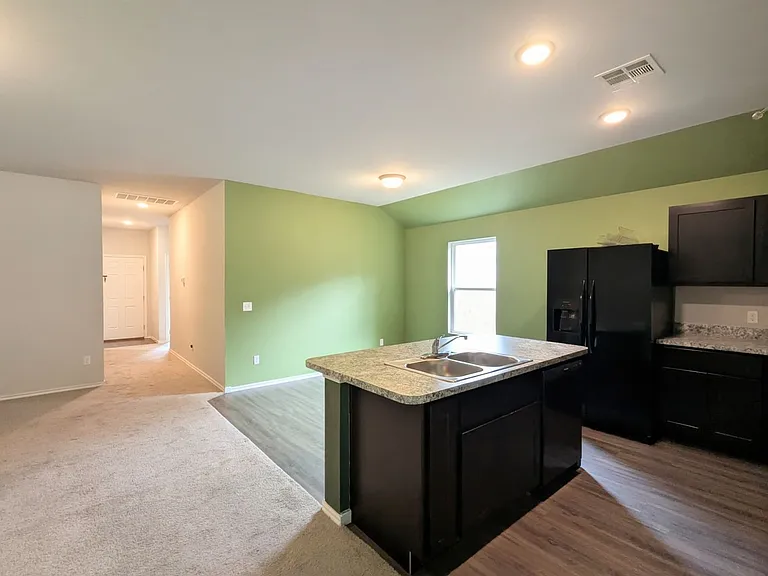 834 Highgarden Cir — Photo 3