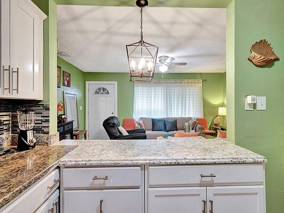 4th image of 3907 Pensacola Dr