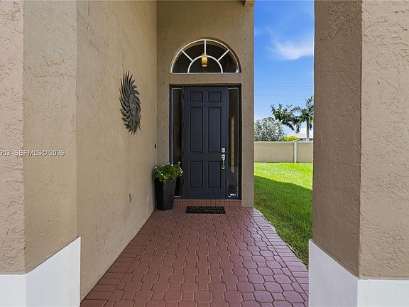 5th image of 15670 SW 16th Ct