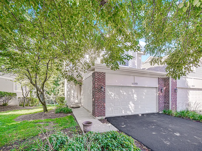 1252 Townes Cir — Photo 3
