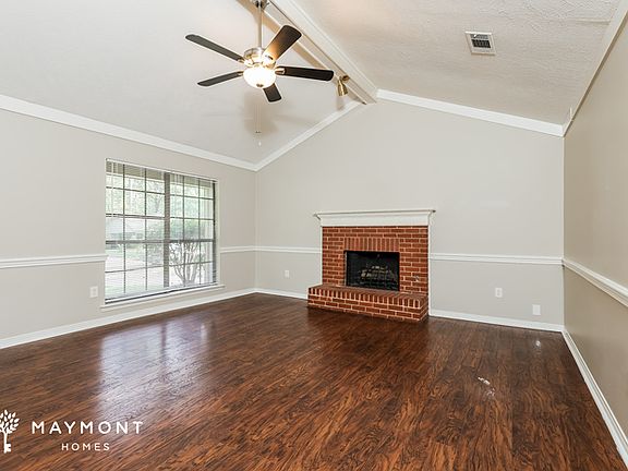 3rd image of 195 Dogwood Cir