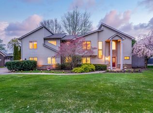 955 Sherbrooke St, Commerce Township, MI