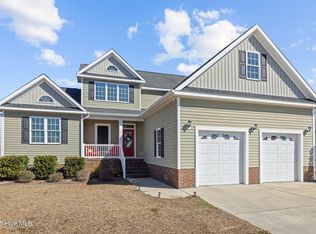1701 Ivory Gull Dr, Morehead City, NC 28557