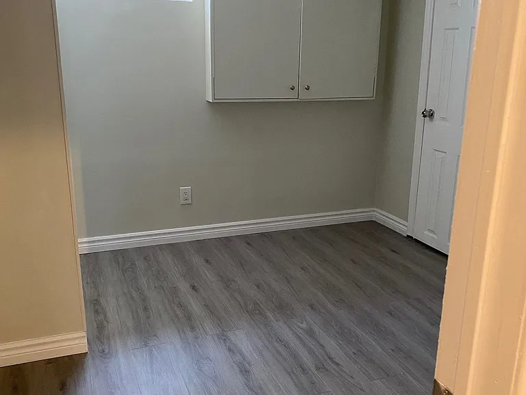 215 Wilson Rd S #BASEMENT — Photo 8