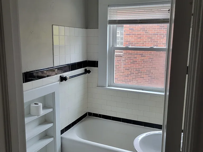 2905 High St #2 — Photo 2