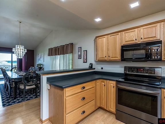 4th image of 91 Evergreen Ct