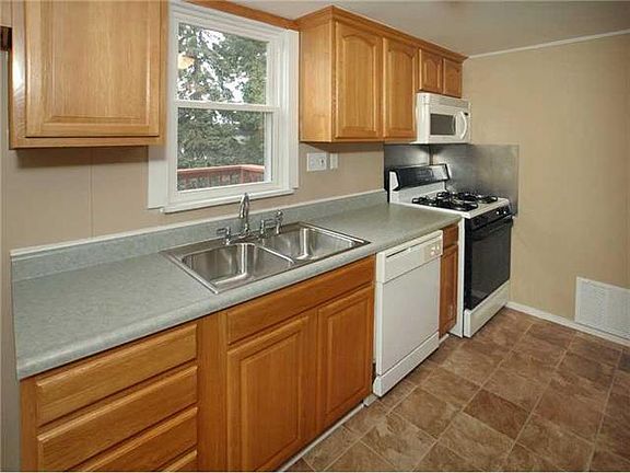 3rd image of 244 E Fairmont Ave
