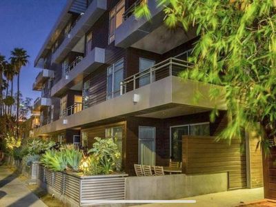 6001 Carlton Way APT 402, Los Angeles, CA, 90028